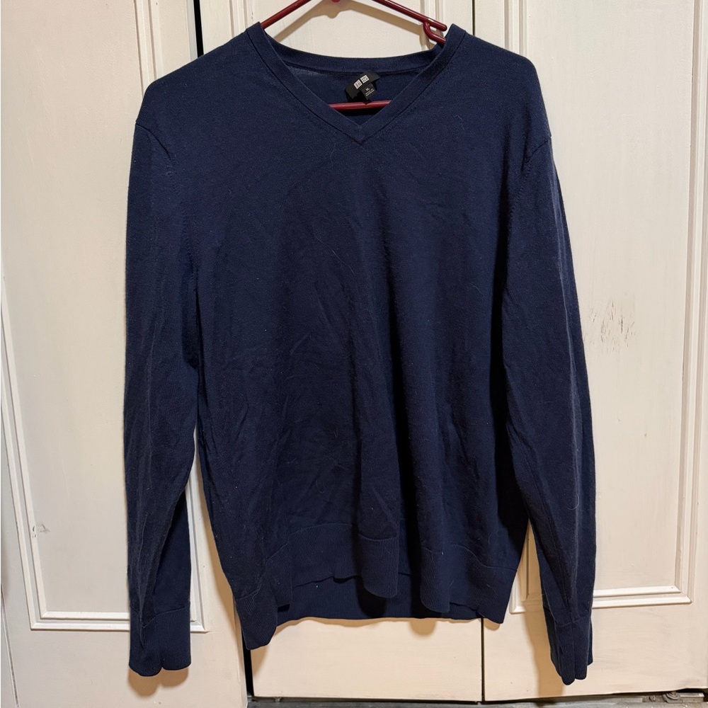 Uniqlo Men's Crewneck Sweater - Navy Blue